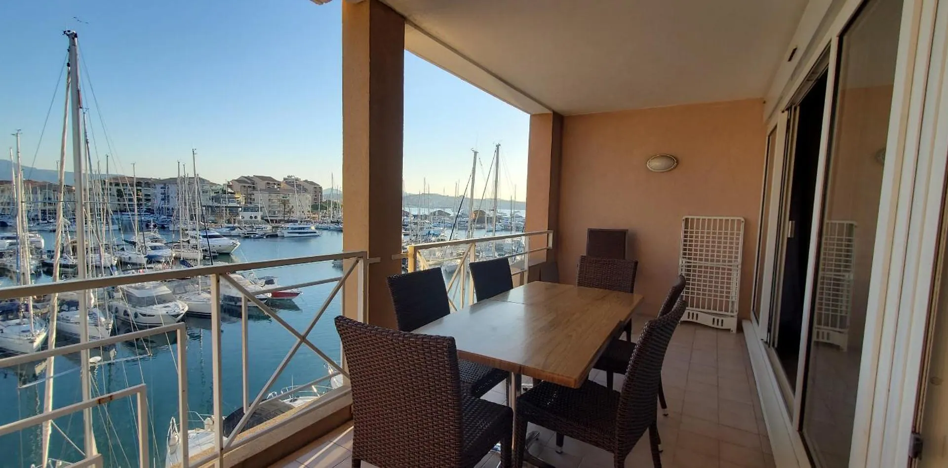 Apartment Residence Cap Hermes, Incroyable Vue Sur Le Port, Frejus